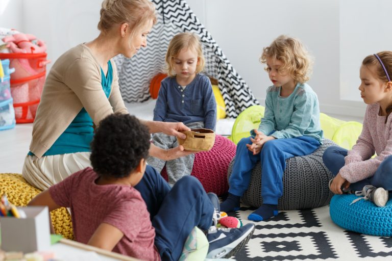 playing-game-in-circle-768x512